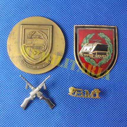 Lote de Medalha e Insígnias de Infantaria Mecanizada - Exército Português