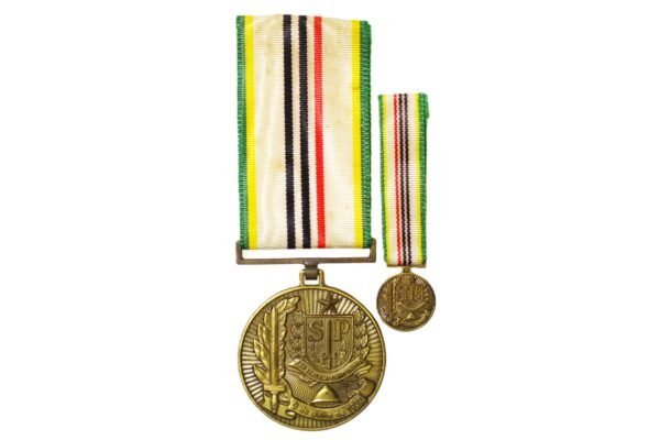 MEDALHA MMDC DE 30 ANOS DA REVOLUÇÃO DE 1932 COM MINIATURA