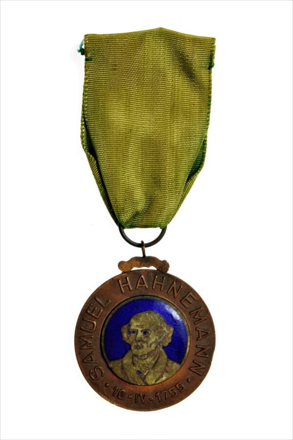 MEDALHA SAMUEL HAHNEMANN ∙ HOMEOPÁTIA – HONRA AO MÉRITO - Imagem 2