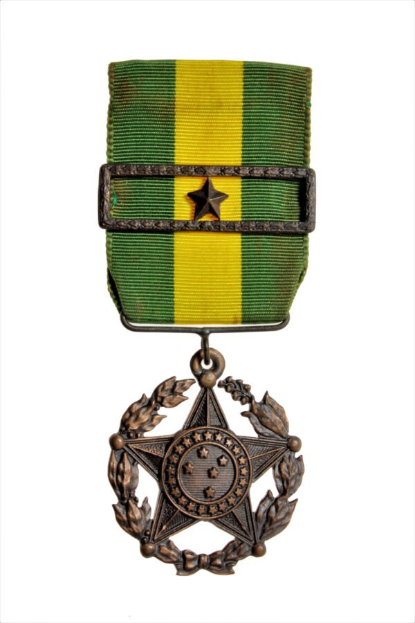 ANTIGA MEDALHA MILITAR DE 10 ANOS DE BONS SERVIÇOS - Imagem 2