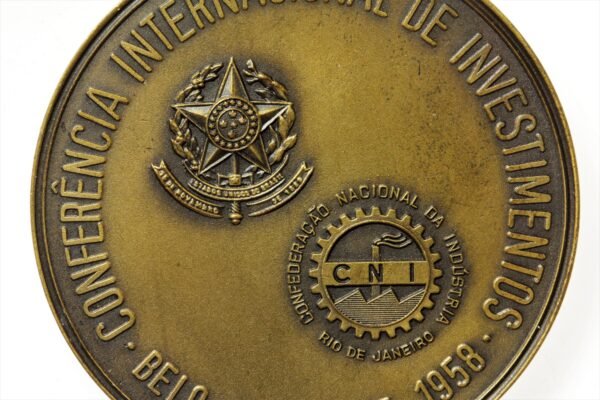 MEDALHA CONFERÊNCIA INTERNACIONAL DE INVESTIMENTO ∙ PRESIDENTE KUBITSCHEK E LIDIO LUNARDI – 1958 - Imagem 4
