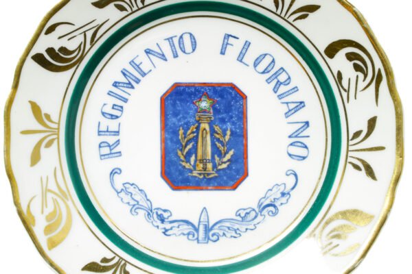 PRATO COMEMORATIVO DO REGIMENTO FLORIANO DO EXÉRCITO BRASILEIRO – ANOS 50 - Image 2