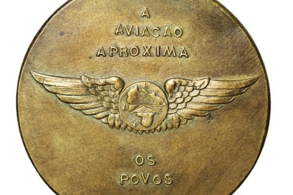 MEDALHA DA FORÇA AÉREA BRASILEIRA • A AVIAÇÃO APROXIMA OS POVOS – FAB - Imagem 2