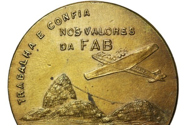 MEDALHA DA FORÇA AÉREA BRASILEIRA • TRABALHA E CONFIA NOS VALORES DA FAB - Imagem 3
