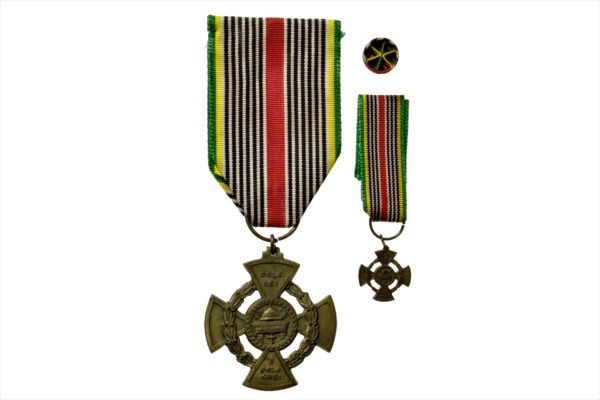 CONJUNTO MEDALHA DA CONSTITUIÇÃO - POLA LEI POLA GREI –REVOLUÇÃO DE 1932