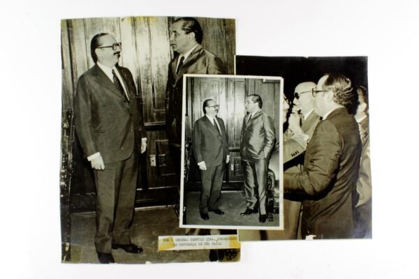 LOTE DE FOTOS DE UM COMENDADOR COM GENERAIS E POLÍTICOS – ANOS 60/70 - Image 5