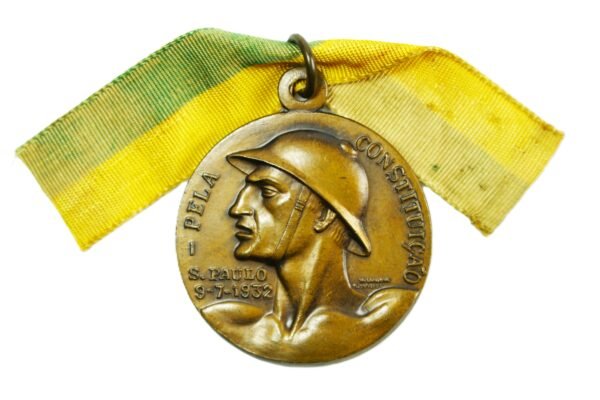 MEDALHA DA REVOLUÇÃO DE 1932 PELA CONSTITUIÇÃO – COM FITA VERDE E AMARELO