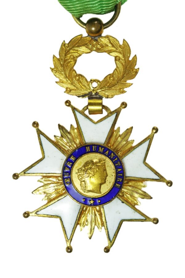 MEDALHA CRUZ DE HONRA POR OBRAS HUMANITÁRIAS GRAU OFICIAL CROIX D'HONNEUR DE L'ŒUVRE HUMANITAIRE - Imagem 3