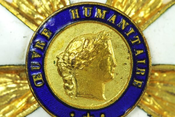 MEDALHA CRUZ DE HONRA POR OBRAS HUMANITÁRIAS GRAU OFICIAL CROIX D'HONNEUR DE L'ŒUVRE HUMANITAIRE - Imagem 4