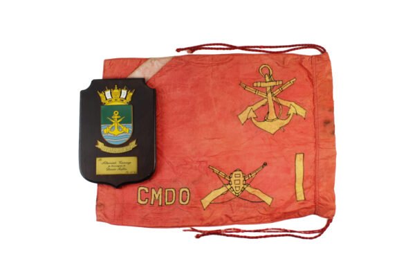 CONJUNTO DO PATRONO DO CORPO DE FUZILEIROS NAVAIS ∙ BANDEIRA DE VIA TURA E PANÓPLIA – MARINHA