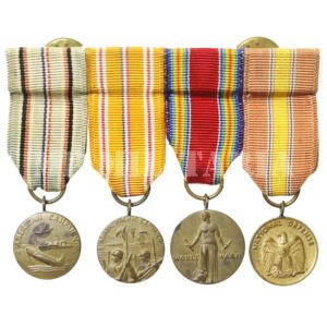 BARRETE DE 4 MINIATURAS DE MEDALHAS AMERICANAS – II GUERRA
