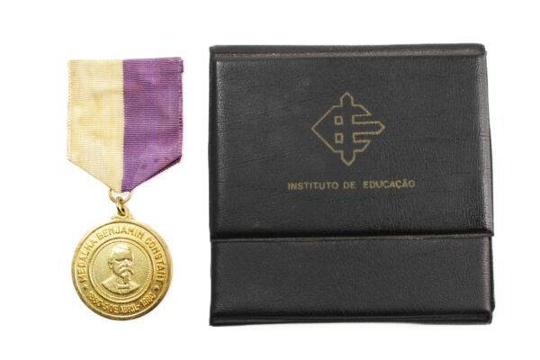 MEDALHA DO BENJAMIN CONSTANT DO INSTITUTO DE EDUCAÇÃO RIO DE JANEIRO - Imagem 3