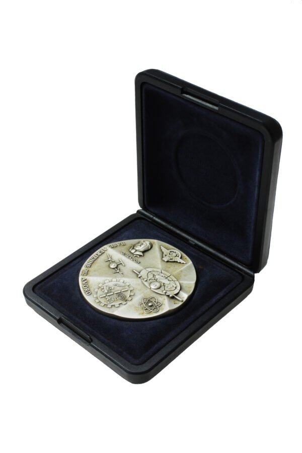 MEDALHA DA BASE AERIENNE 702 FORÇA AEREA FRANCESA - NOMINAL A O CMT DA AÉRONÁUTICA DO BRASIL - Imagem 4