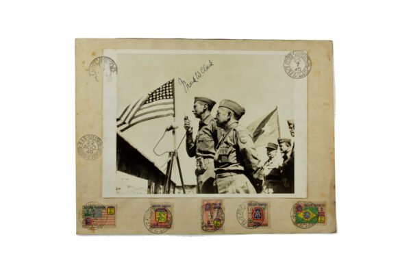 RARA FOTOGRAFIA C/ SELOS DA FEB ∙ GEN. MASCARENHAS E AUTOGRAFADO PELO GEN. MARK CLARK – II GUERRA