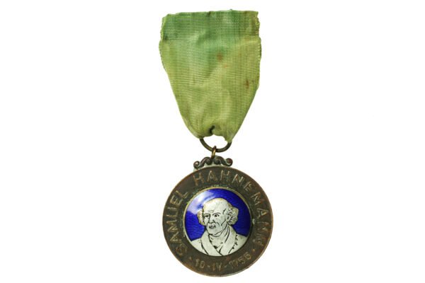 MEDALHA SAMUEL HAHNEMANN ∙ HOMEOPÁTIA – HONRA AO MÉRITO