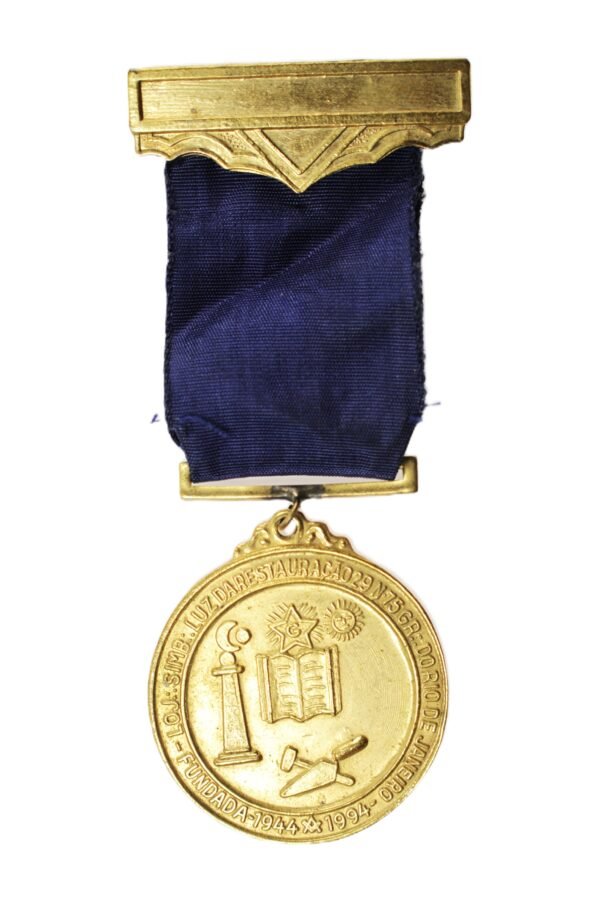 MEDALHA 50 ANOS DA LOJA LUZ DA RESTAURAÇÃO DO RIO DE JANEIRO – MAÇONARIA - Imagem 2