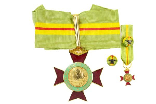MEDALHA DA ORDEM DO MÉRITO DO TRABALHO • GRAU COMENDADOR – ANOS 1950 - Imagem 3