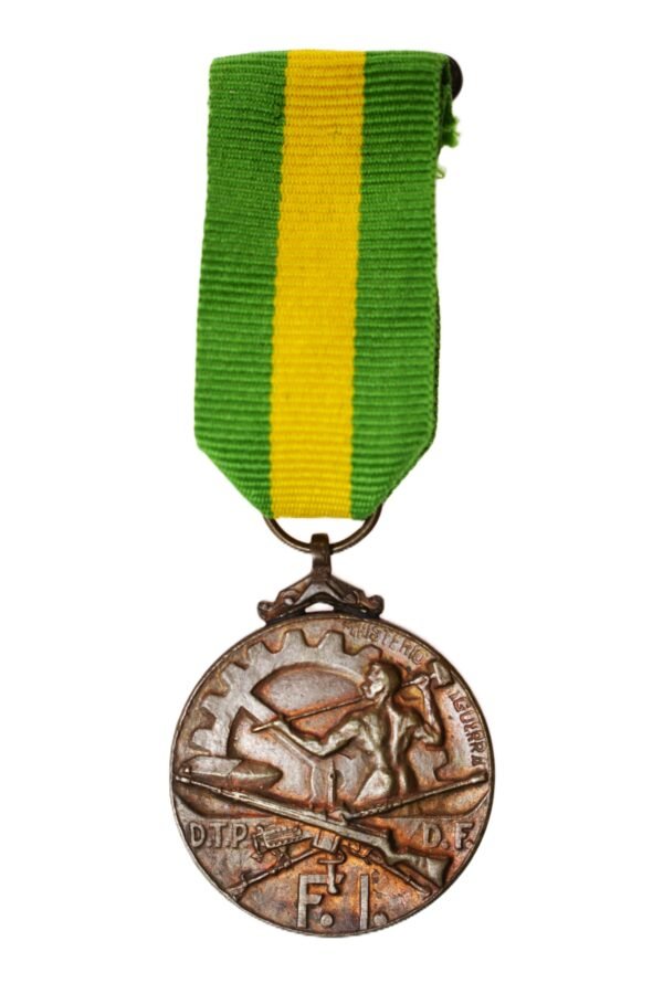 MEDALHA PELOS BONS SERVIÇOS PRESTADOS A FÁBRICA ITAJUBÁ FI – MINISTÉRIO DA GUERRA - Imagem 2