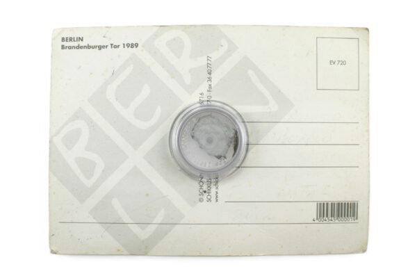 POSTAL COM PEDAÇO DO MURO DE BERLIM - Imagem 3