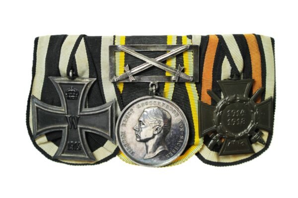 BARRETE DE MEDALHAS, COM CRUZ DE FERRO E MEDALHA DE HONRA SAXE-WEIMAR-EISENACH 1914 – I GUERRA - Imagem 2