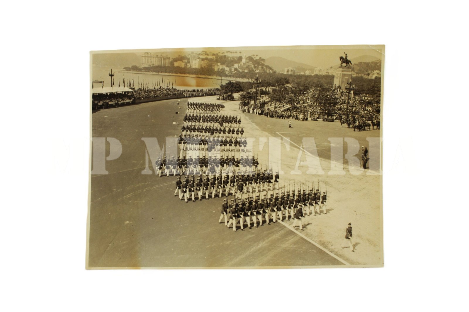 FOTOGRAFIA DE DESFILE MILITAR PRAÇA MARECHAL DEODORO NO RIO DE JANEIRO – ANOS 1930