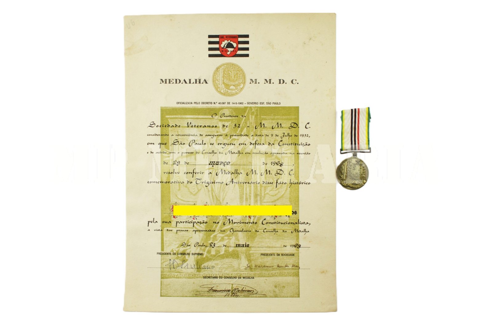 DOCUMENTO COM A MEDALHA MMDC DE 30 ANOS DA REVOLUÇÃO DE 1932