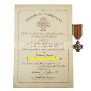 DOCUMENTO COM A MEDALHA DA CONSTITUIÇÃO – POLA LEI POLA GREI – REVOLUÇÃO DE 1932