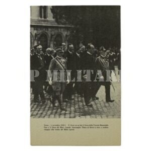 CARTÃO POSTAL DE MUSSOLINI INDO AO TUMULO DO SOLDADO DESCONHECIDO