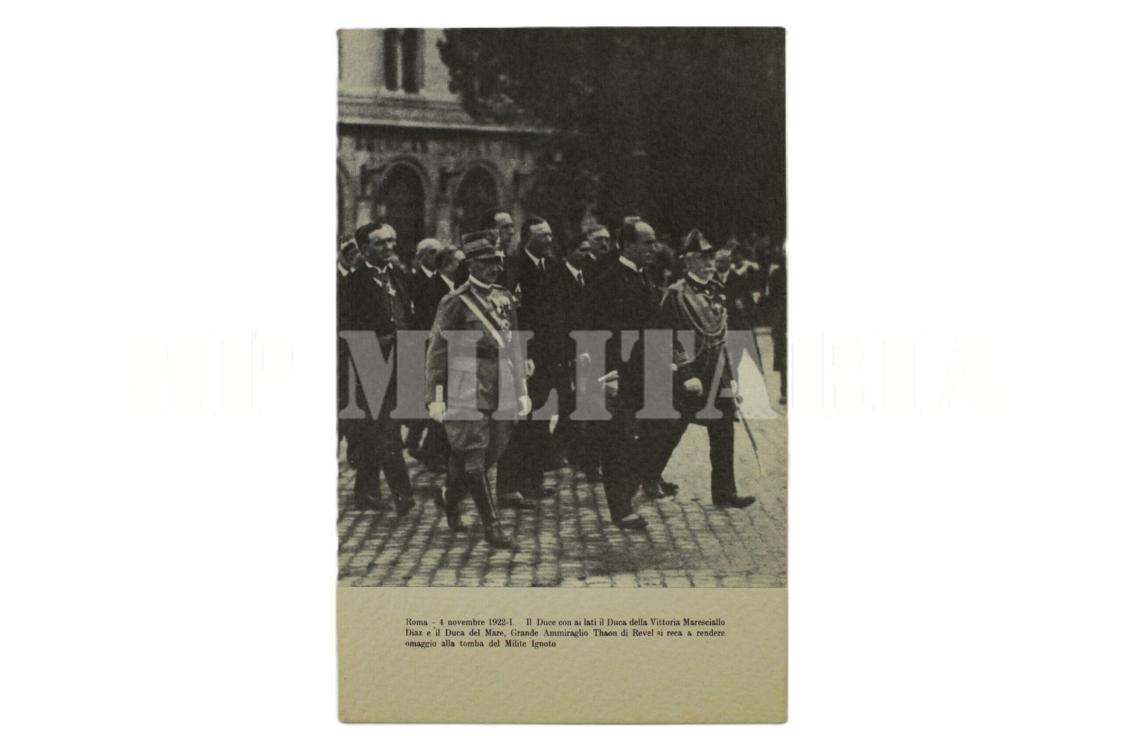 CARTÃO POSTAL DE MUSSOLINI INDO AO TUMULO DO SOLDADO DESCONHECIDO